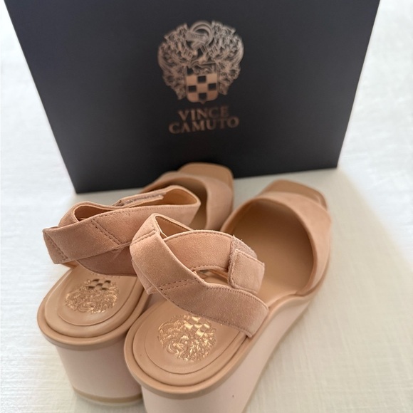 Vince Camuto Women's Tan Wedge Sandals - Picture 2 of 4